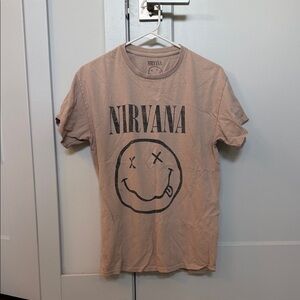 NIRVANA Short-Sleeve Smiley Logo Tee in Dusty Rose